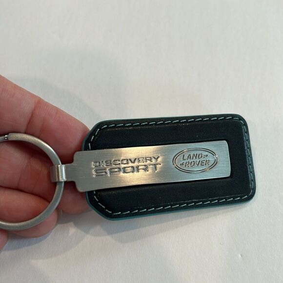 NWOT Land Rover Silver Leather Key Chain - Picture 1 of 5